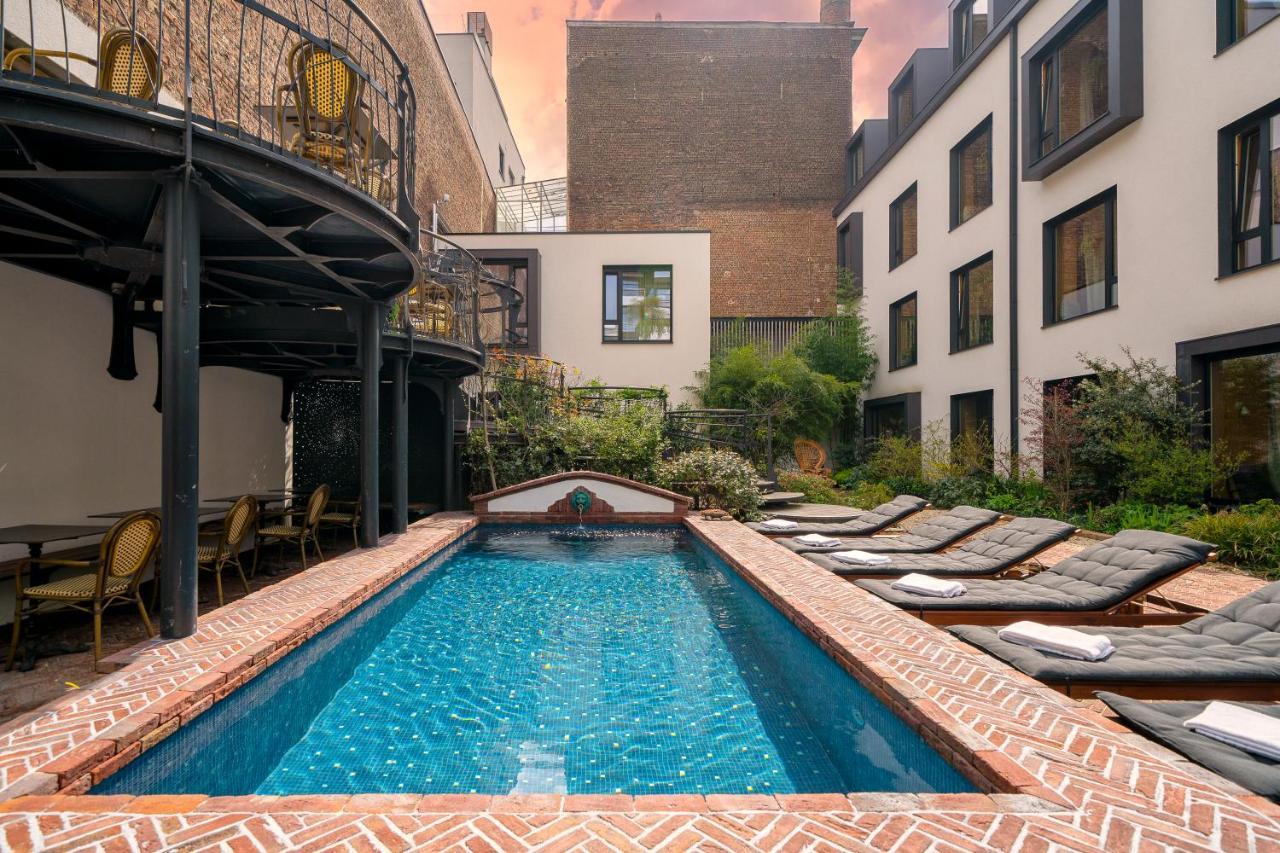 Latroupe Le Berger Hotel Saint-Gilles Eksteriør billede