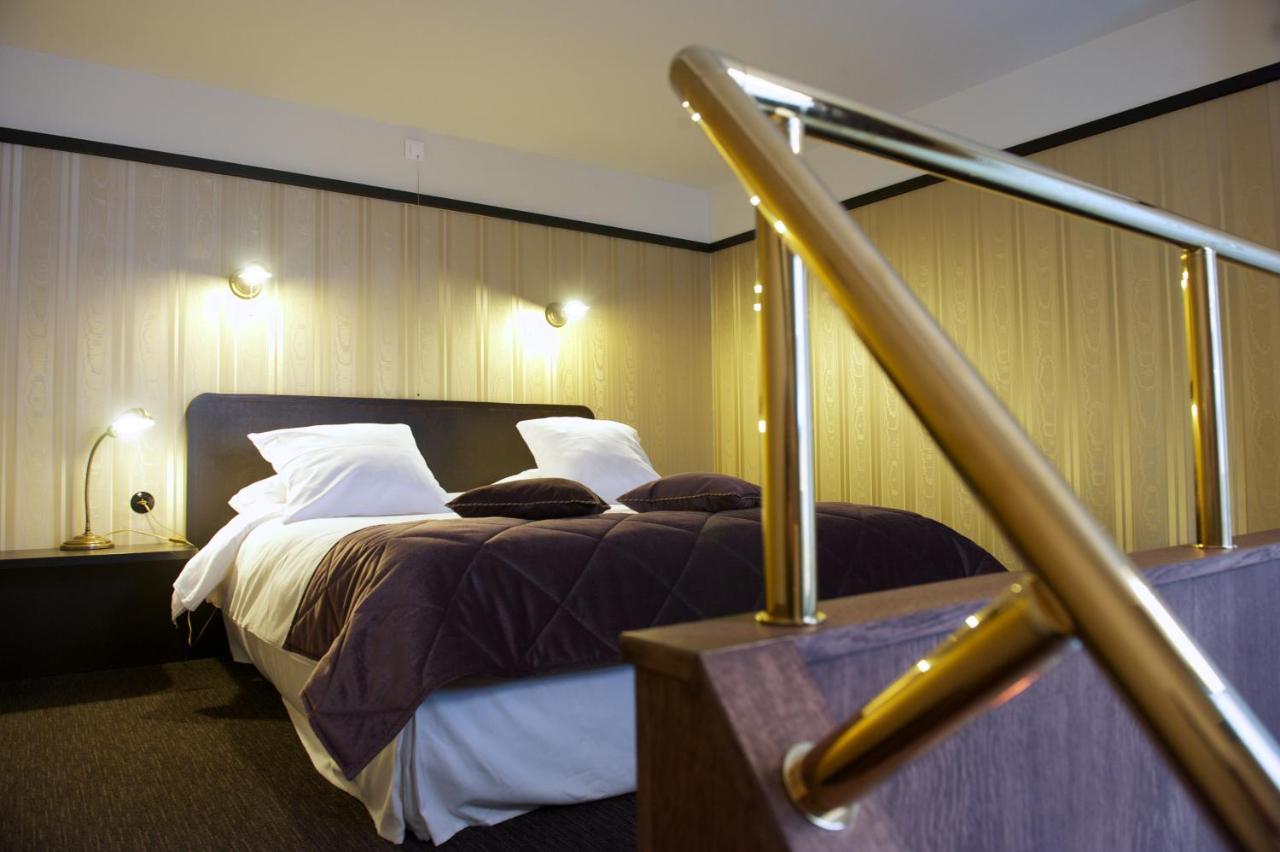 Latroupe Le Berger Hotel Saint-Gilles Eksteriør billede